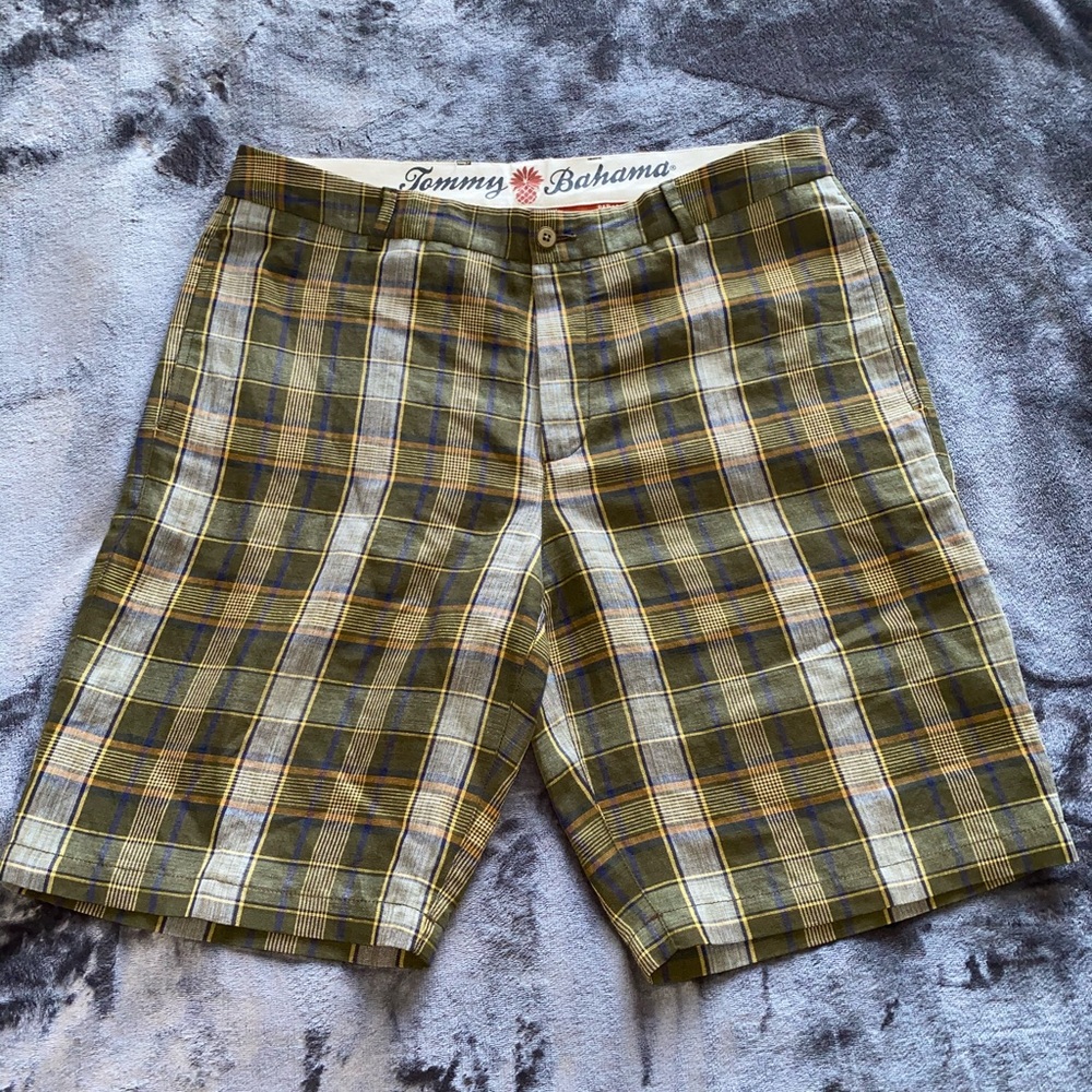 Men’s Tommy Bahama plaid shorts, Size 36